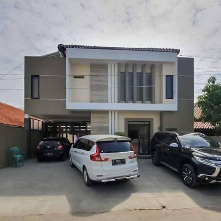 Jatiwangi Syariah Guest House Mitra Reddoorz Majalengka Exterior photo